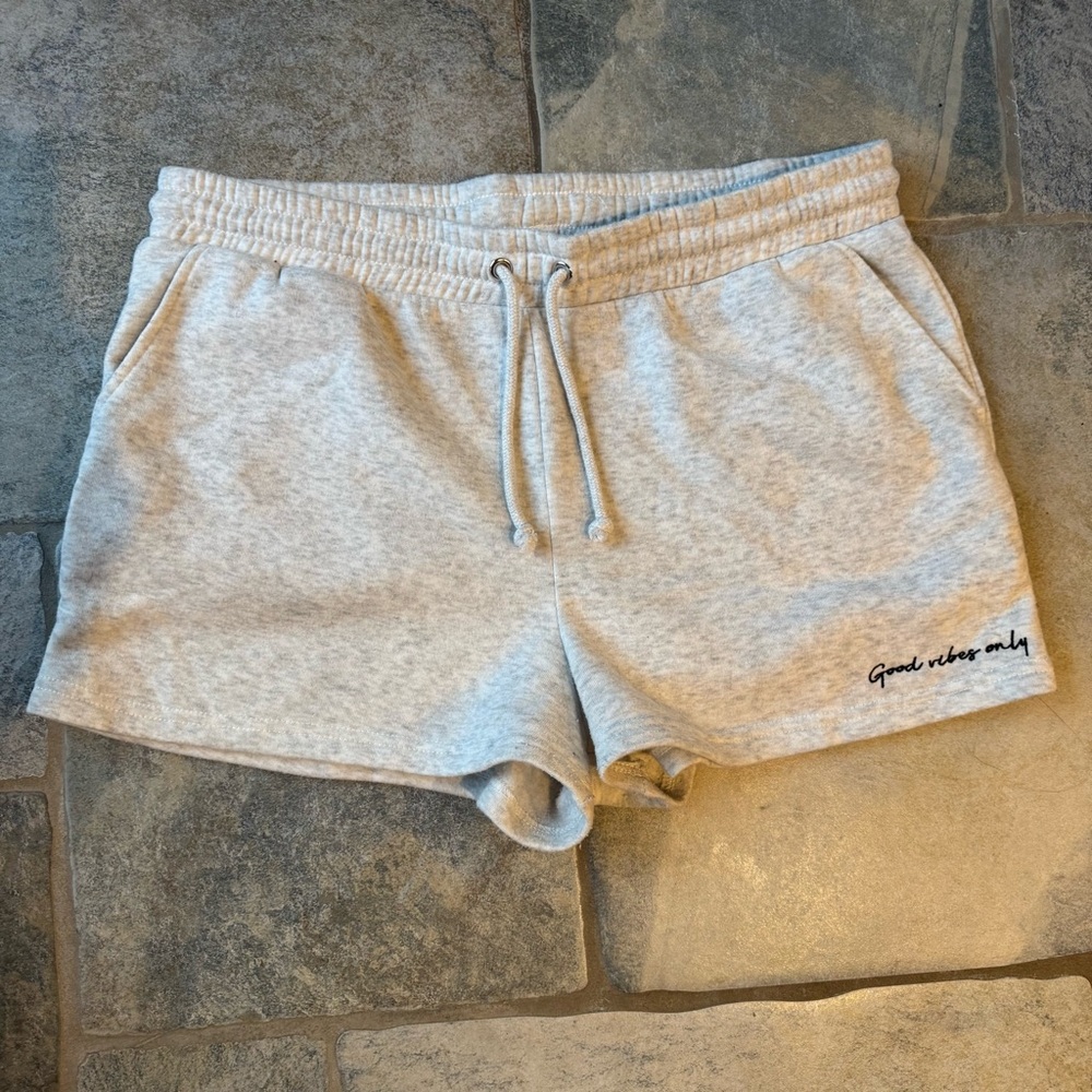 CALI1850 Gray High Waist Embroidered Lounge Shorts with Heathered Texture XL